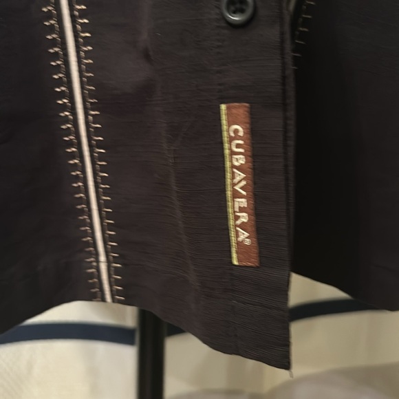 Cubavera large short sleeved button down gently used - Picture 3 of 9